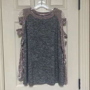 1 4 3 Story by Line up. Size small top. (Tag has been removed) Velour sleeves